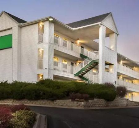 Birch Hill Suites Kansas City - Independence Kültér fotó