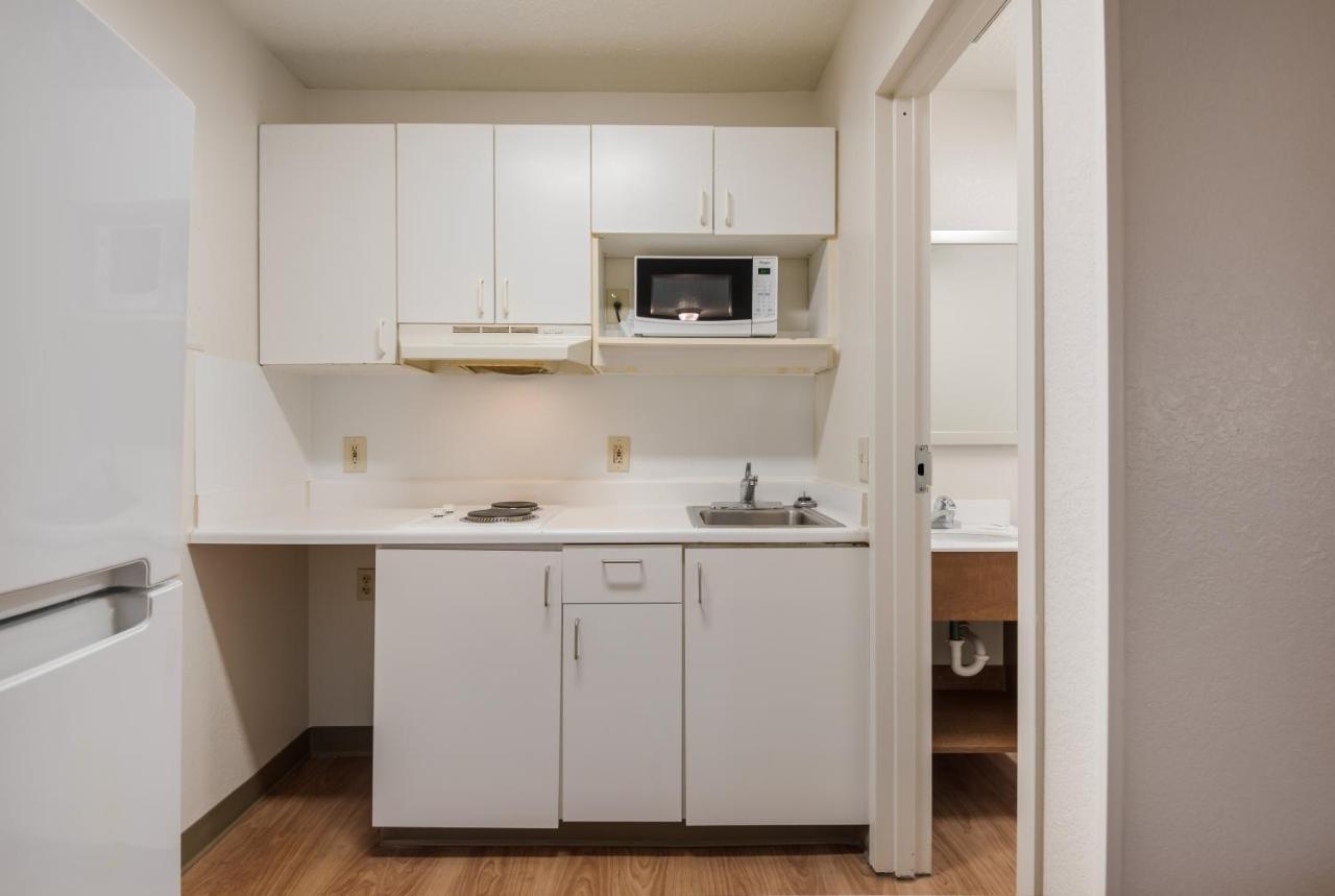 Birch Hill Suites Kansas City - Independence Kültér fotó