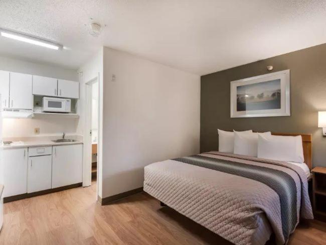 Birch Hill Suites Kansas City - Independence Kültér fotó