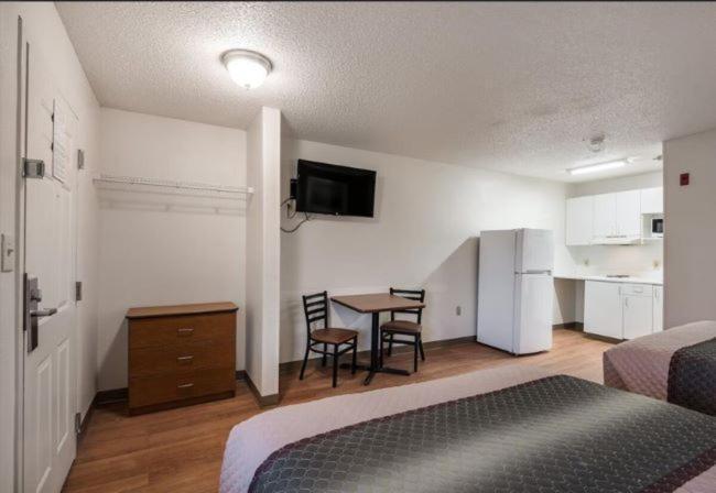 Birch Hill Suites Kansas City - Independence Kültér fotó