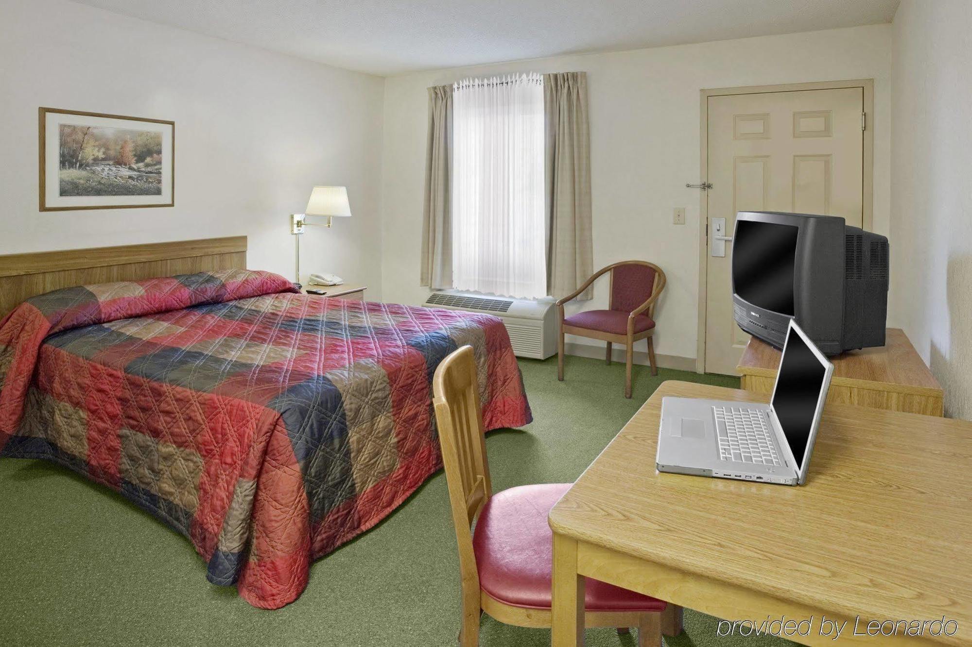 Birch Hill Suites Kansas City - Independence Kültér fotó