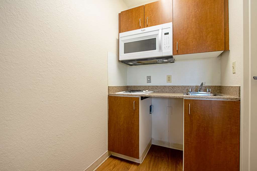 Birch Hill Suites Kansas City - Independence Szoba fotó