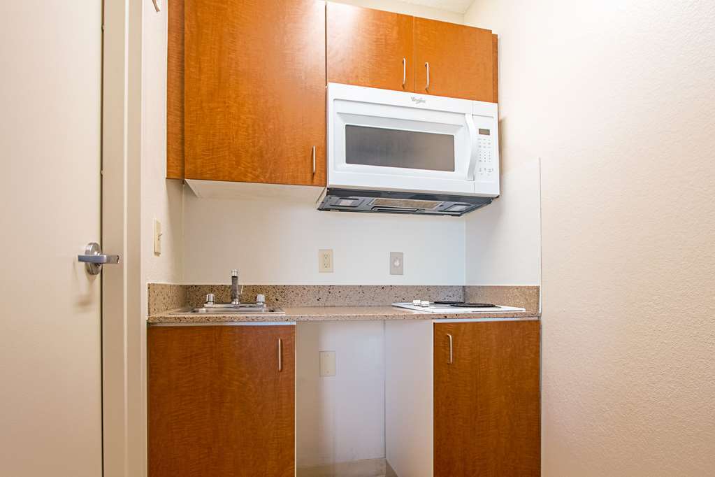 Birch Hill Suites Kansas City - Independence Szoba fotó
